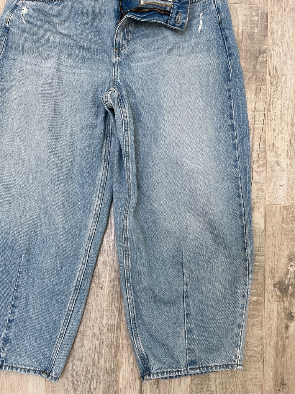 Universal Thread Barrel Jeans - Picture 8 of 9